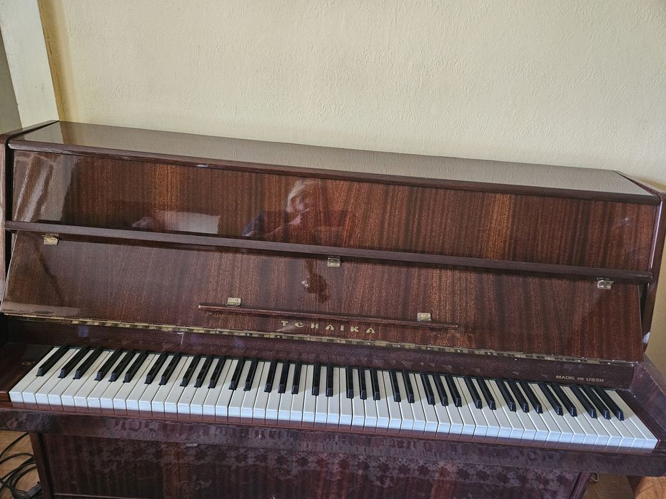 Руско пиано ЧАЙКА в отлично състояние
