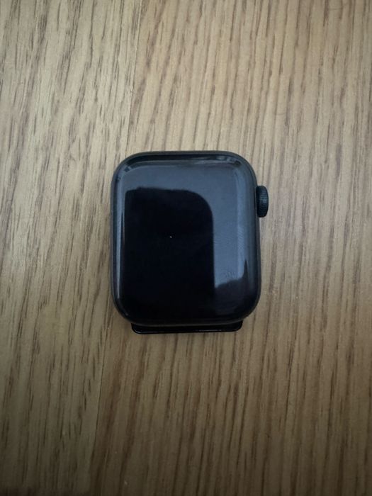 Apple Watch SE.