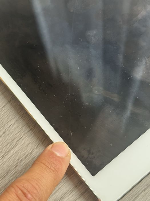 Tableta ipad mini 4 A1538 sticla fisurata