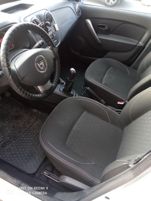 Продавам Dacia logan MCV