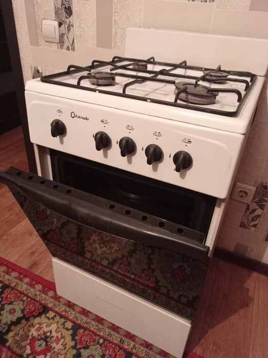 Продам газовую плиту