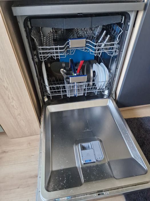 Съдомиална  GRUNDIG GNF 41824x