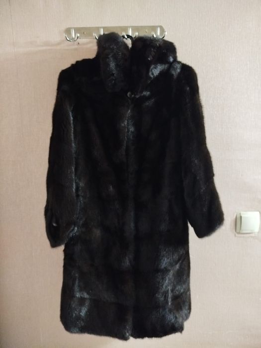 Продаётся норковая шуба