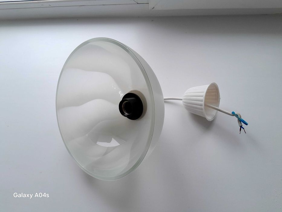 Продается светильник стеклянный