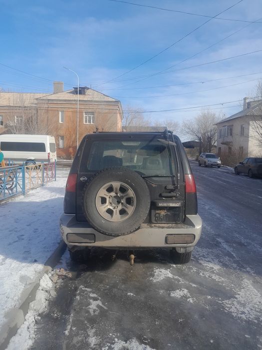 Ниссан мистрал  продается