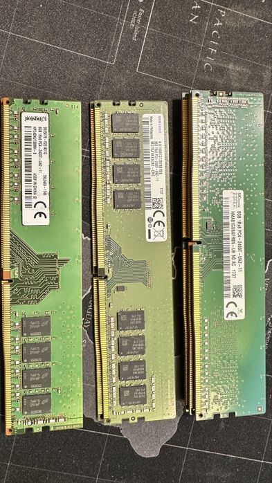 Memorii DDR4 8GB 2400