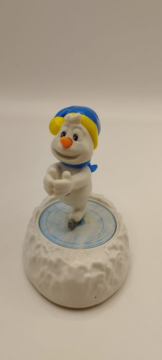 Игрушки с больших киндер сюрпризов