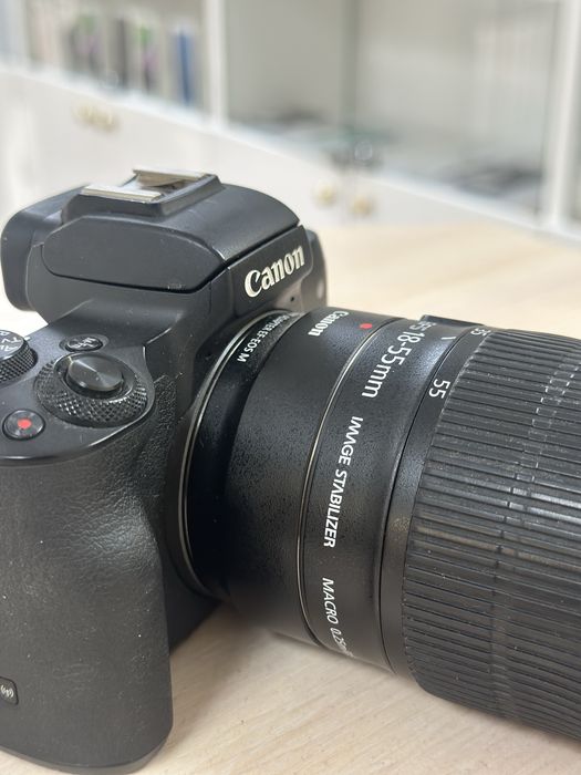 Canon EOS M50 + объектив 18–55 мм