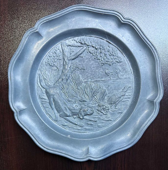 Пано чиния за стена от калай с релефна ловна картина / ловен мотив