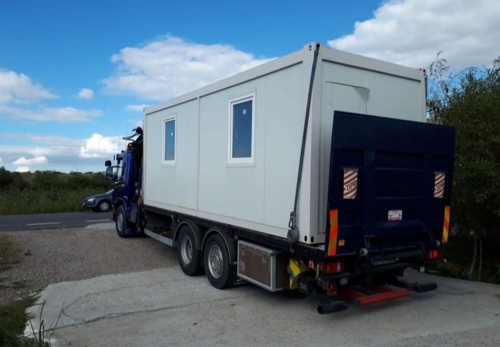 Containere modulare pe structura metalica - panouri Sandwich