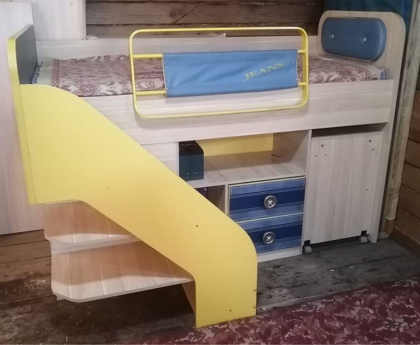 Продам кровать б/у.