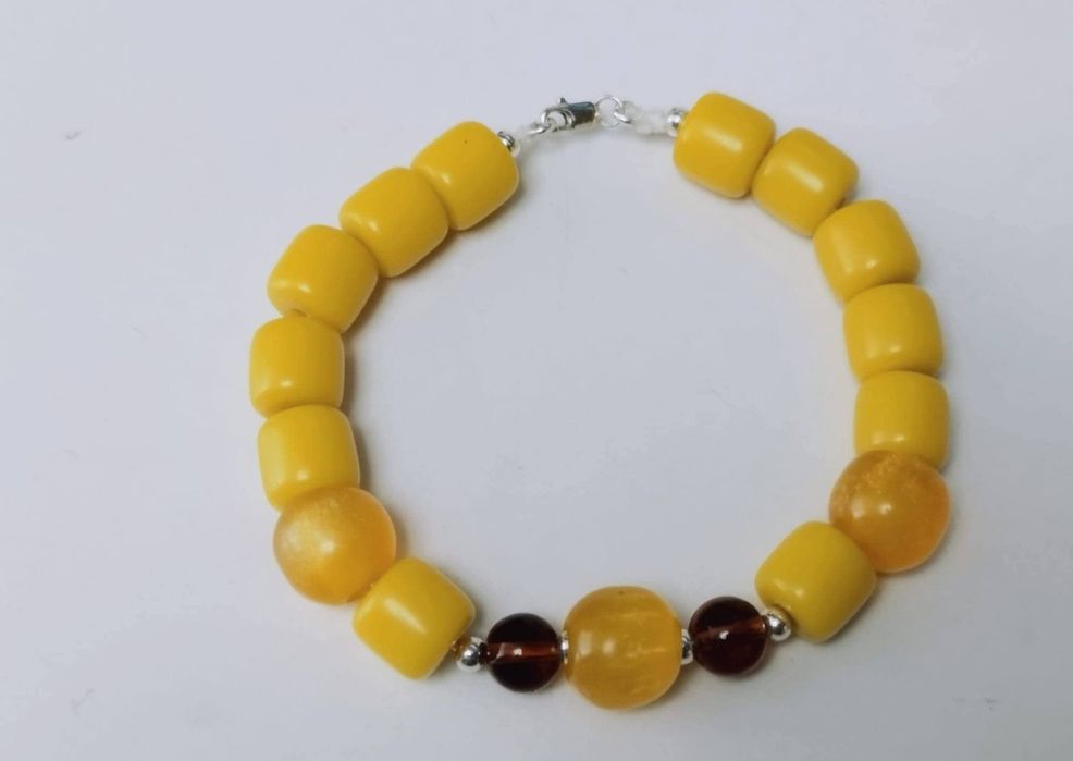 Veche bratara din argint de 925 format din bile de chihlimbar natural baltic culoarea mierii si butterscotch