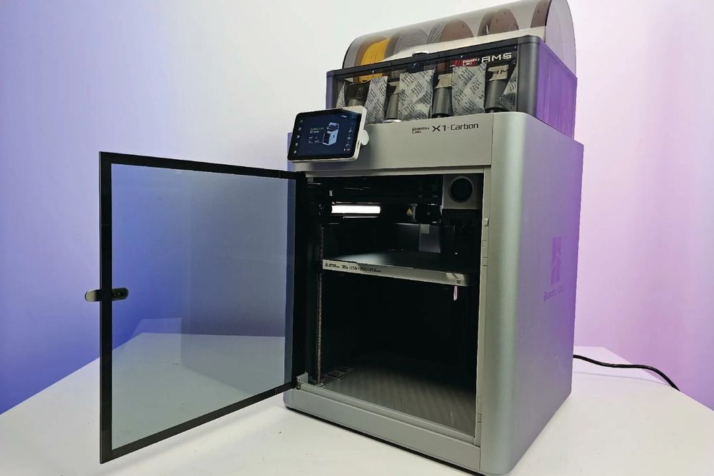 Продам 3д принтер Bambu Lab X1 Carbon Combo