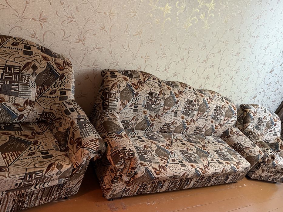 Продам Диван и 2 кресла