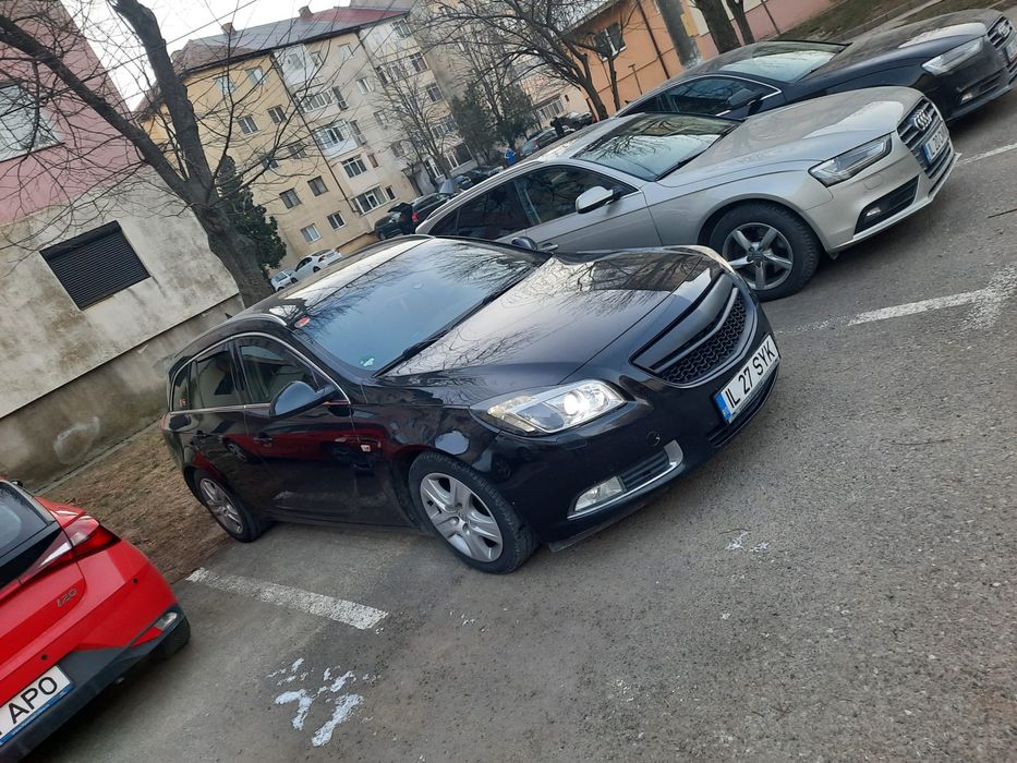 Opel Insigna Sports Tourer 2011