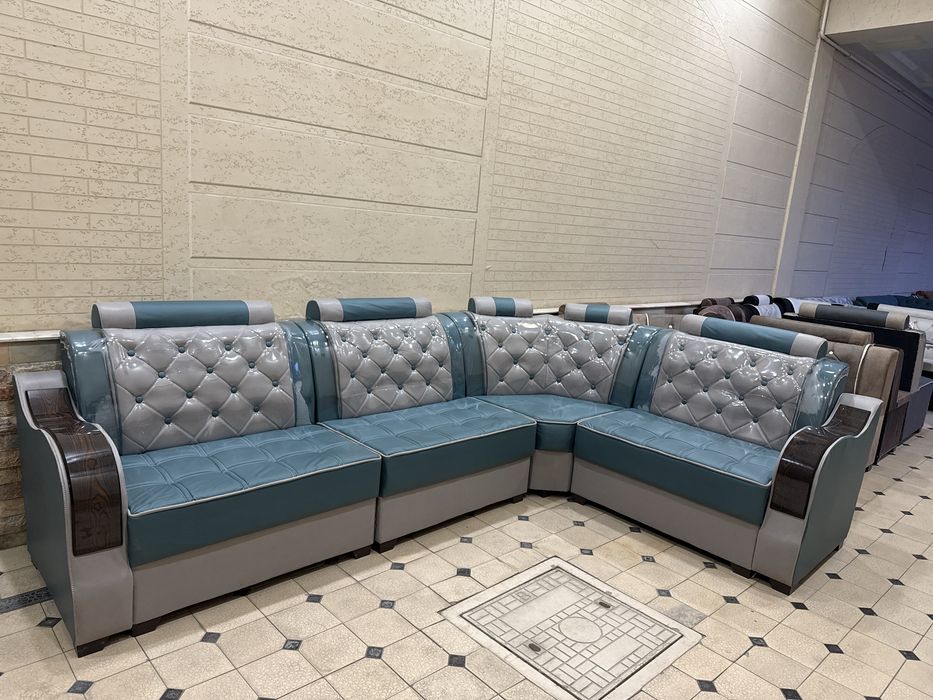 Гостиной угалок 2 та пуфик 220-320