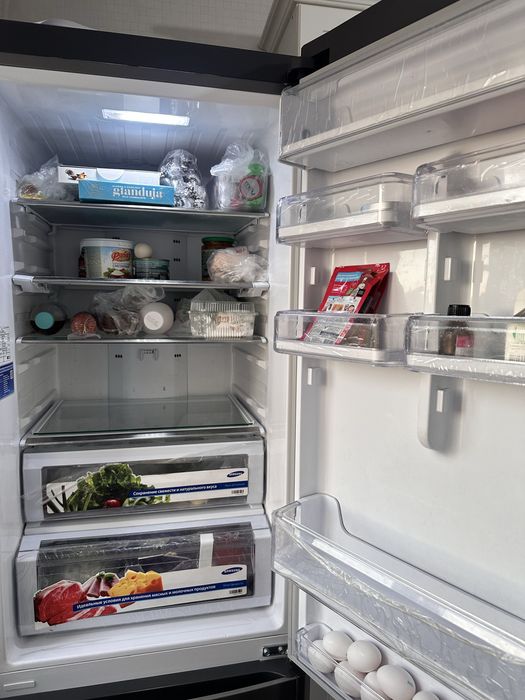 Холодильник Samsung