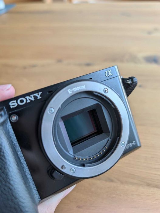 Sony A6000 с обектив E PZ 18-105 F4 G OSS