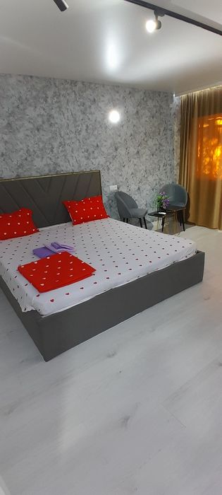 Сдаётся 1 ком квартира люкс посуточно