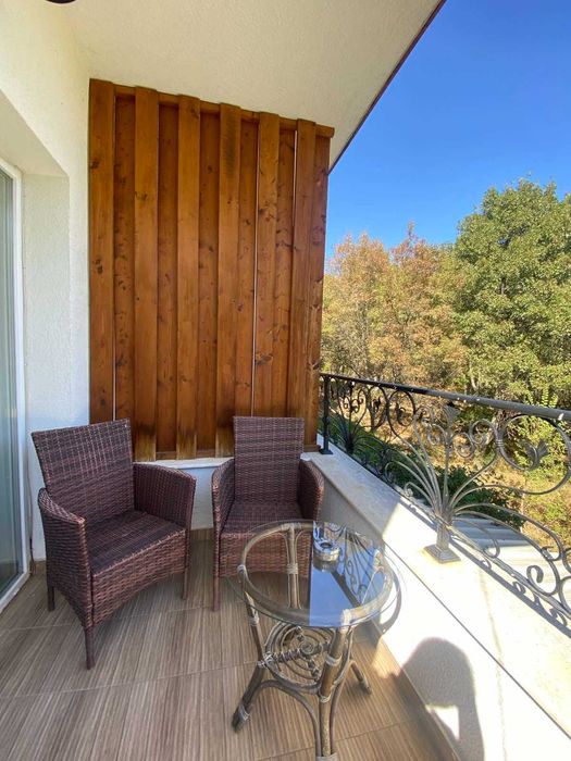 Дава се под наем Къща в с. Минерални бани, Област Хасково - 800 кв.м за 3060 € - Снимка #3