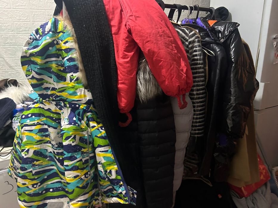 Отдам за вкусняшки вещи разные