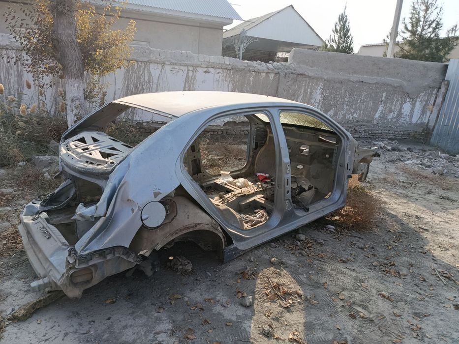 Cobalt kuzov qismlari bor