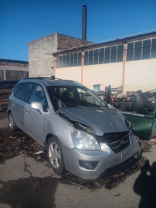 Kia carens 2.0D на части