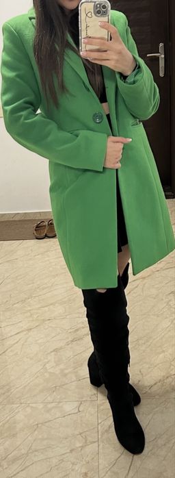 Дамско палто в зелен цвят