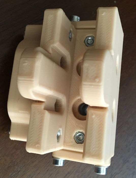 Sablon mobila din plastic dur bej forma U pt ericsoane si cepi lemn