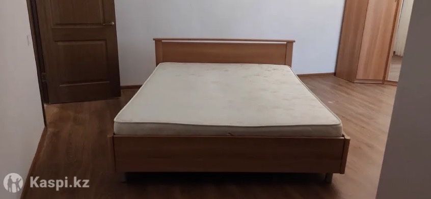 Продается кровать под шпон