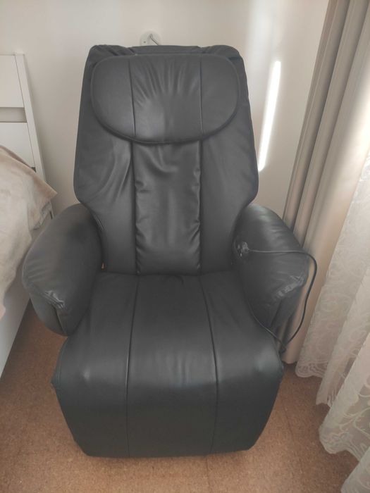 Продавам стол за масаж