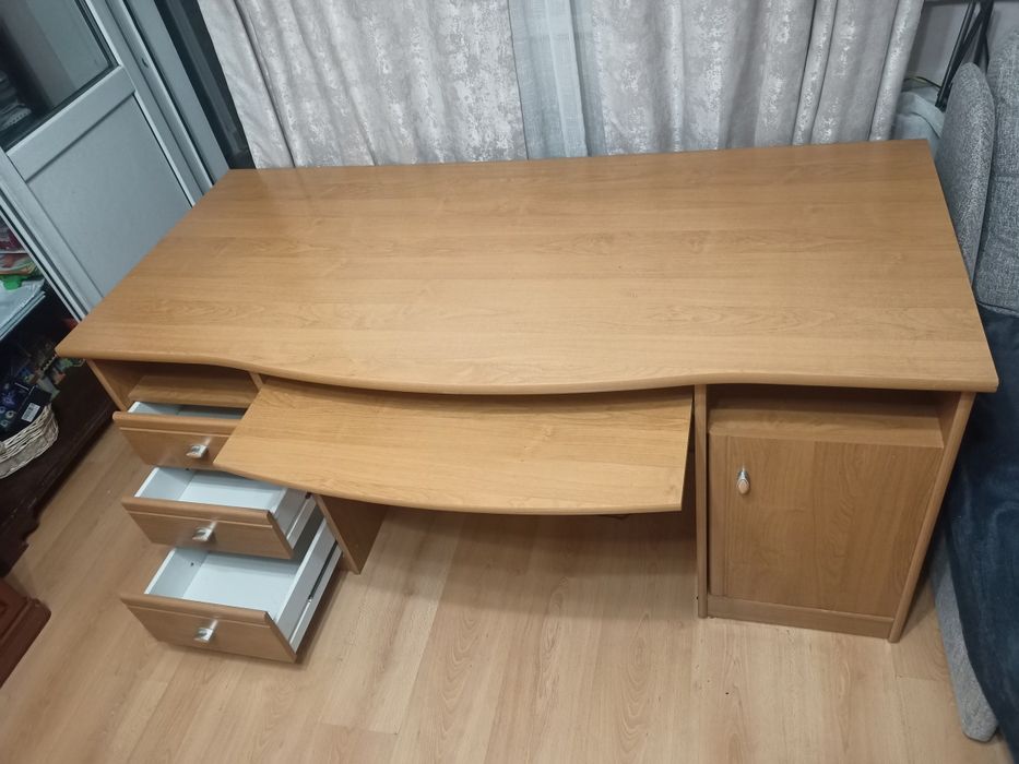 Срочно продам письменный стол