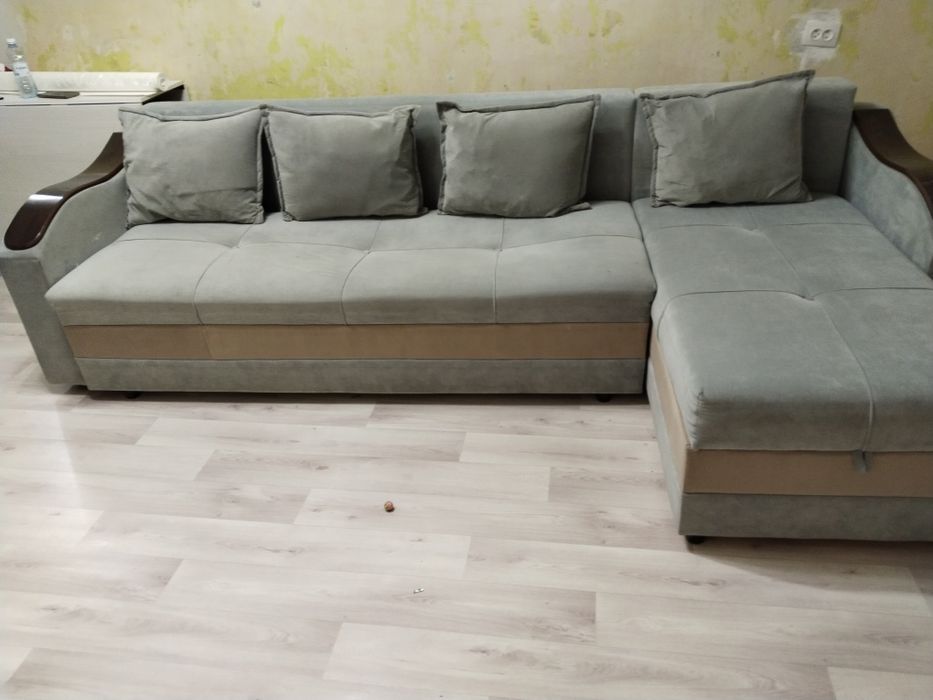 Продаю диван хорошо