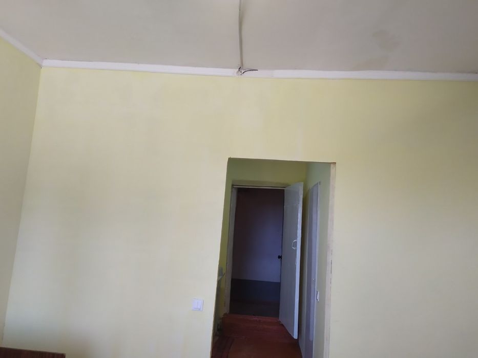 13000. Однокомнатная.Кадастр 100%. Не часть и не доля. Бывшое общежити