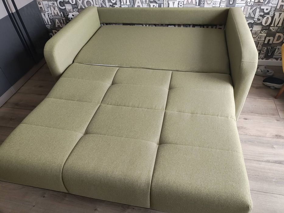 Разтегателен диван