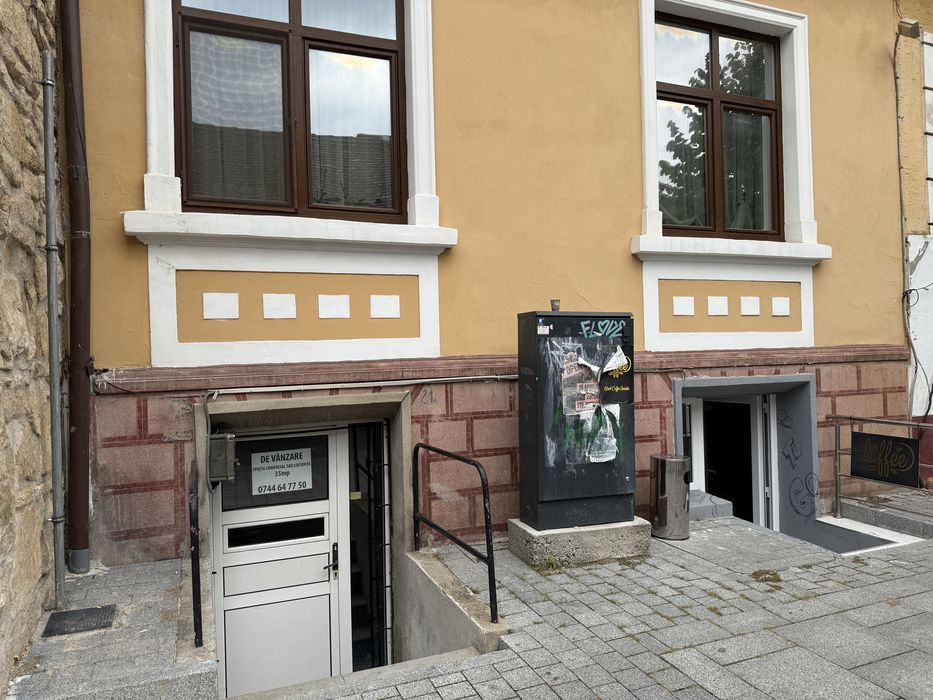 Vand Spatiu comercial sau locuinta,inchiriez