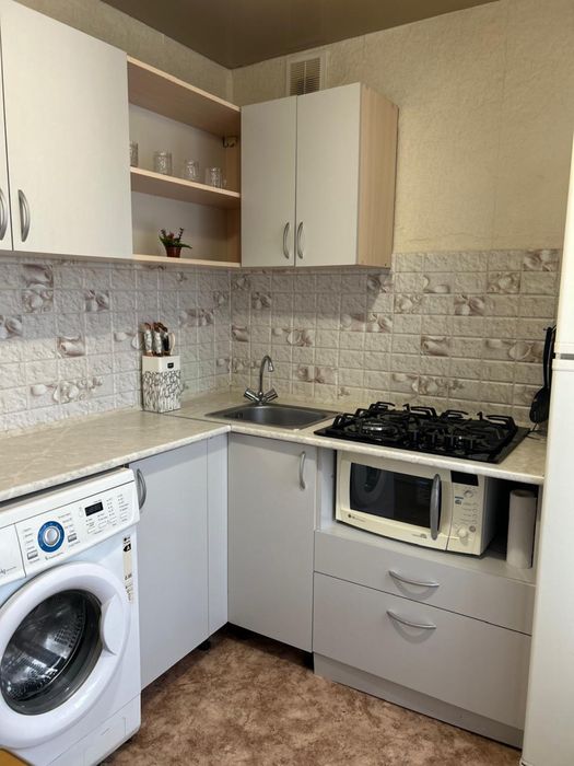 Сдам 1 комнатную длительно