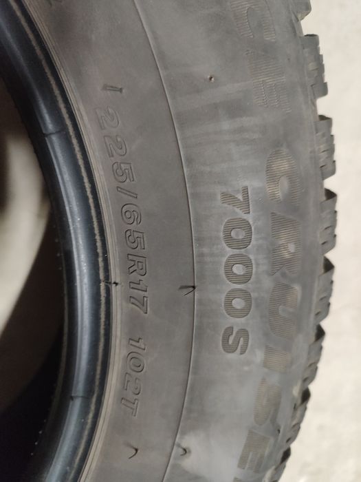 Зима, шипы  Bridgestone 225/60/R17