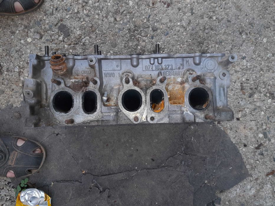 Глава за vw 2.3 150к   пет цилиндъра