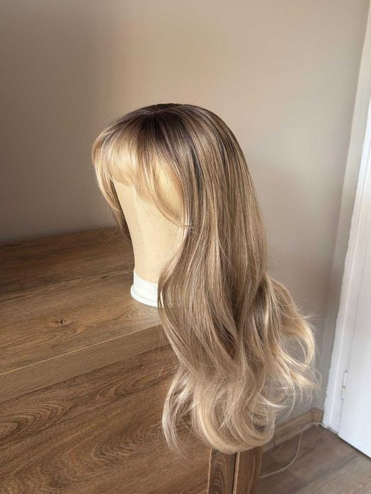 Реалистична перука в цвят Light Mixed Blonde