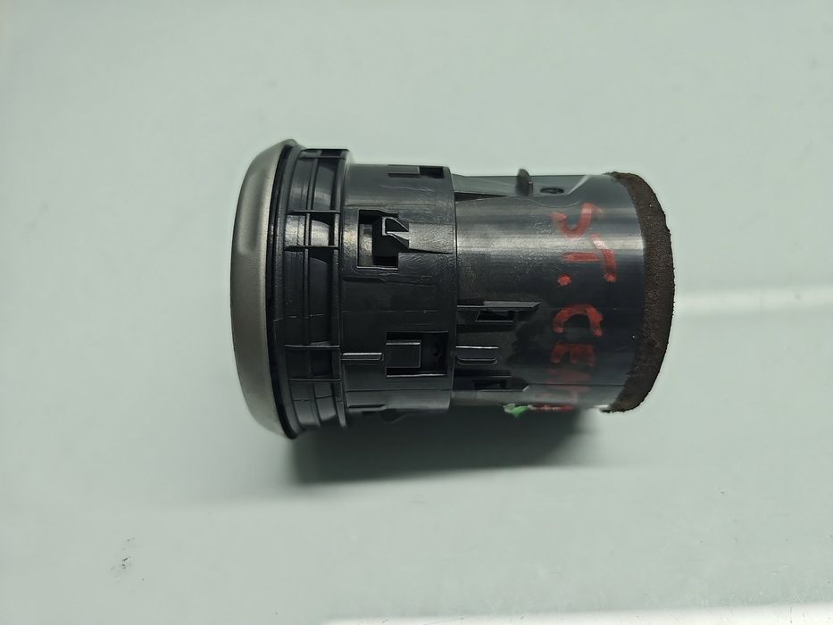 Grila aerisire centrala stanga Nissan Qashqai [Fabr 2007-2014] 68760-J