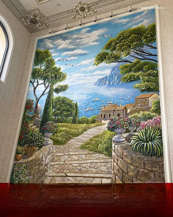 Rassom,Xudojnik,Devorga bo'rtma rasm.