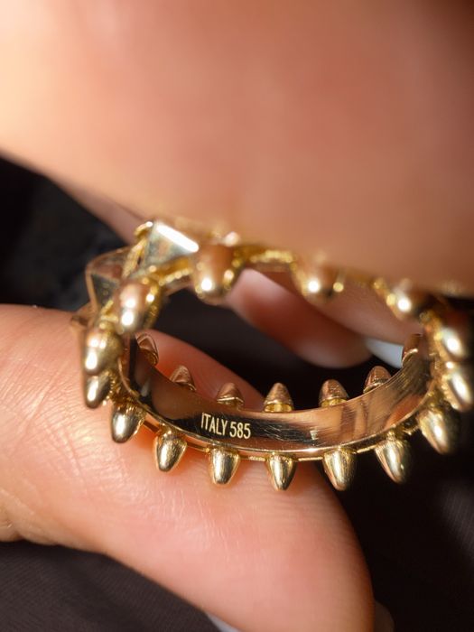 Продам золотое кольцо под картье