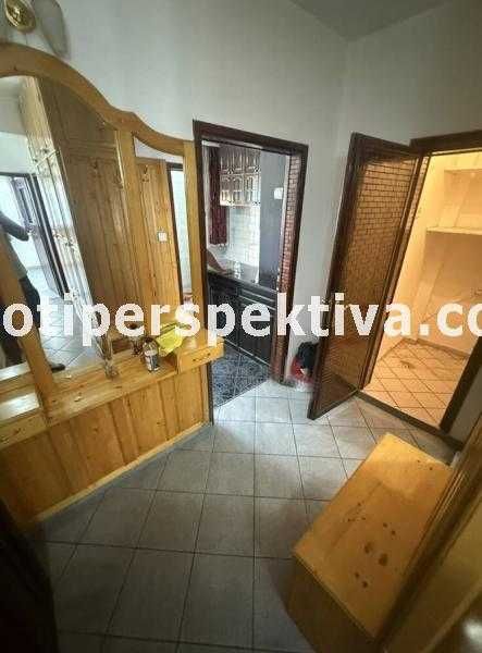 реф.17863 Среден етаж, отлична локация-Здравна каса!