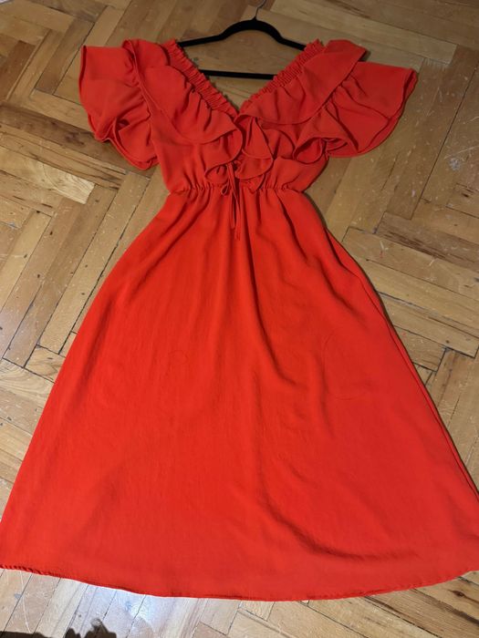 Рокли с добро качество, които са носени само веднъж.