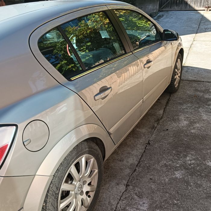 Vând Opel Astra h