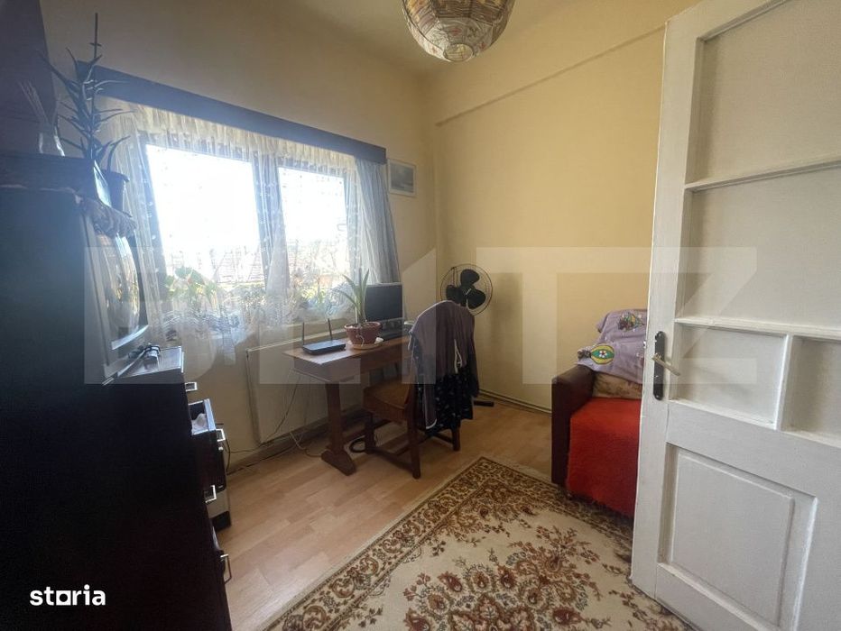 Casa de vanzare, 5 camere, 120 mp, zona semi-centrala, Zalau