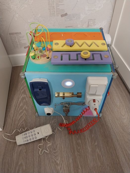 Бизиборд игрушка