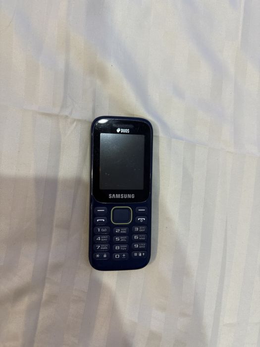 Кнопочный телефон самсунг