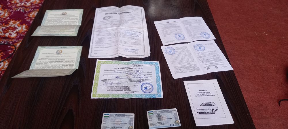 Ваз 2106 Без расхот Араваси билан
Матори ЗУР ёг' Йемийди, 
Акамлятор Я